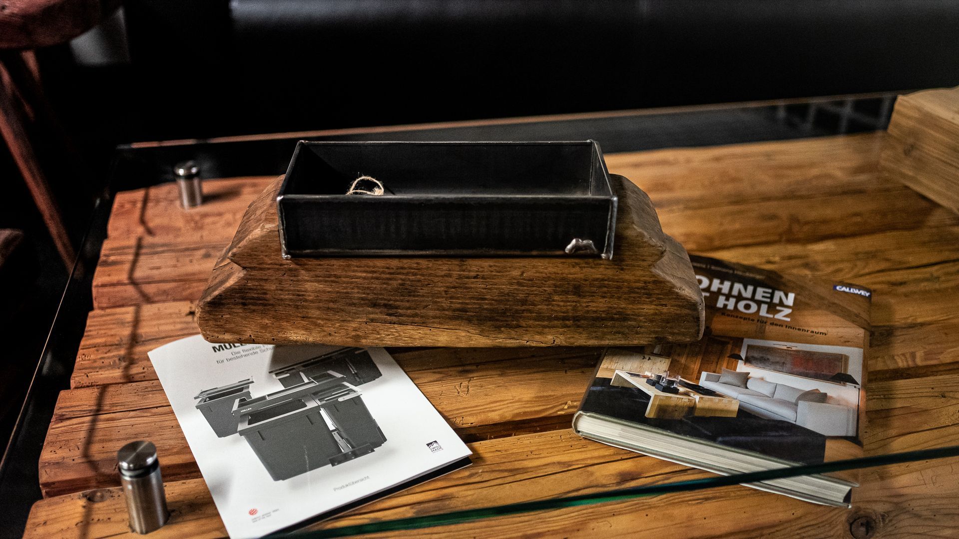 Garderobe - Harry Jerger Glas + Holz f.p.s.