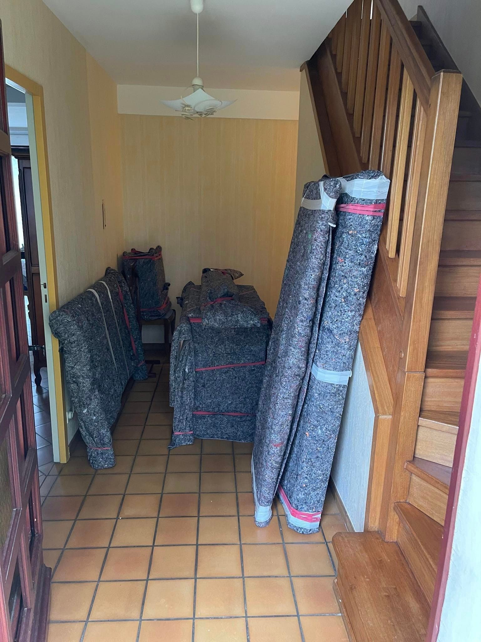 Descente de mobilier avec une nacelle