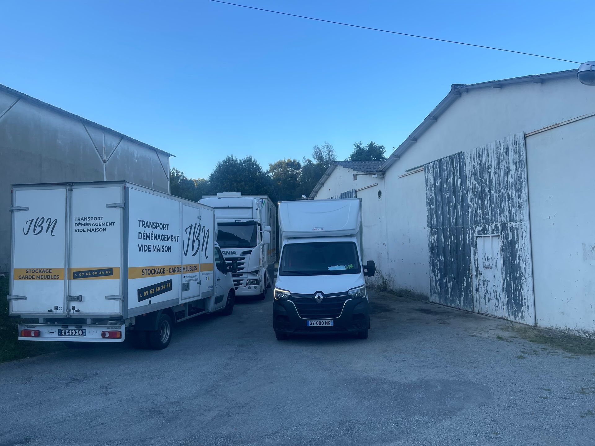 Vue de devant d'un camion du parc de JBN Transport