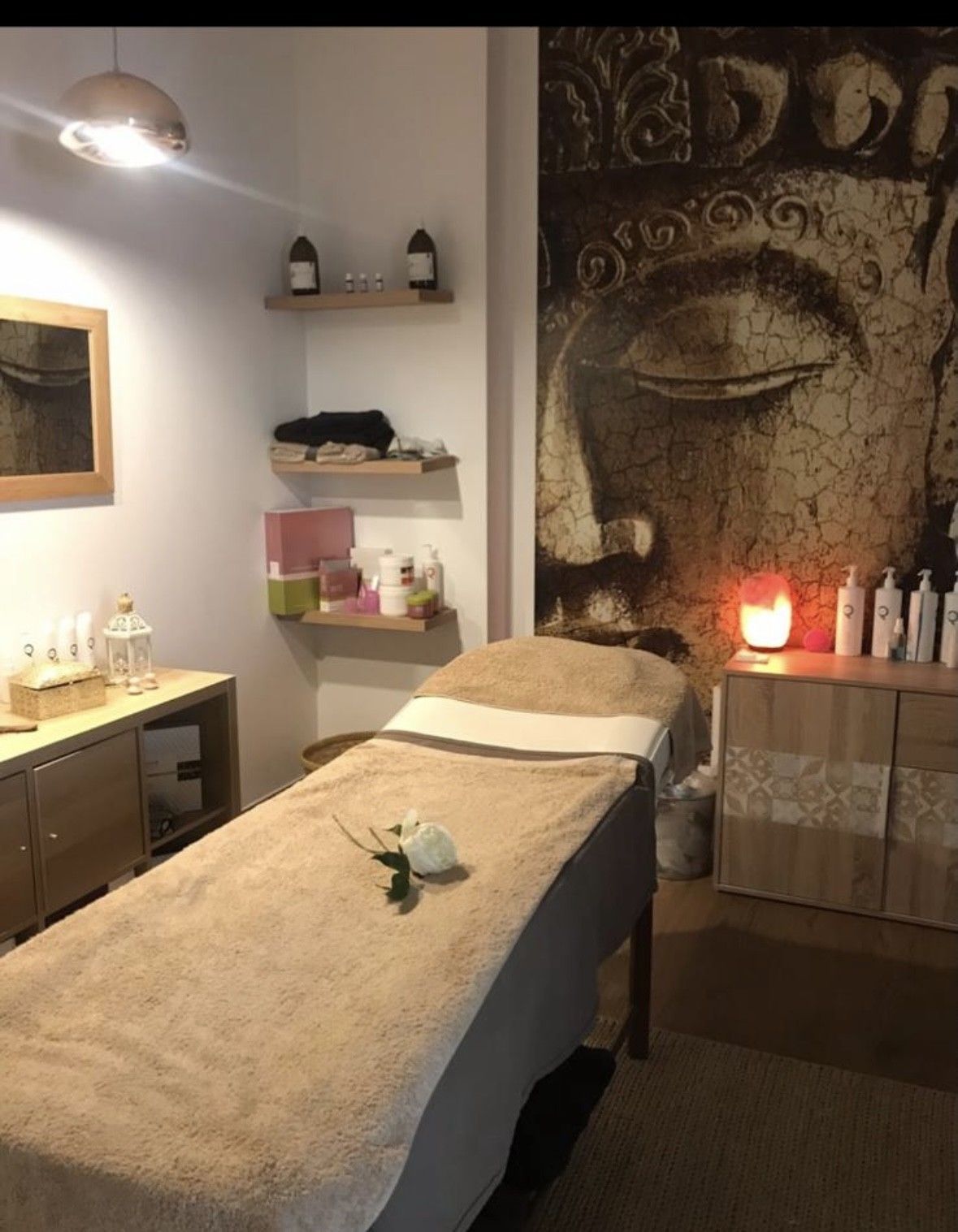 cama de masajes del centro de estética