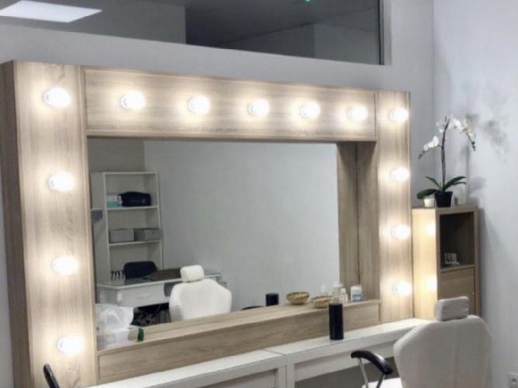 espejo grande con luces para maquillar