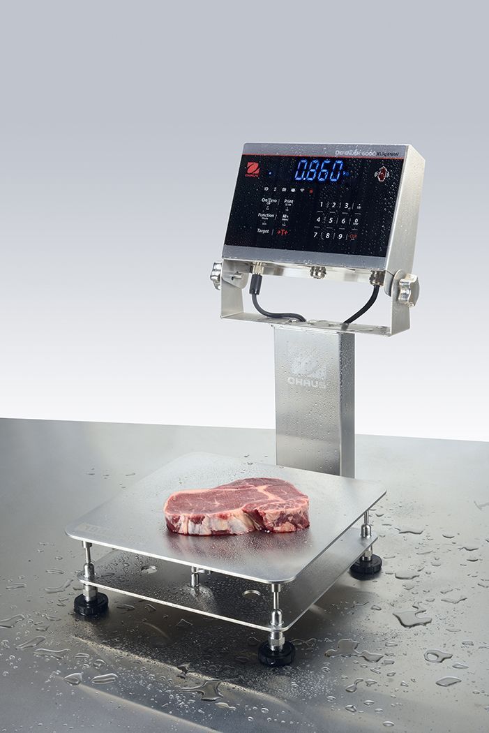 Morceau de viande sur une balance