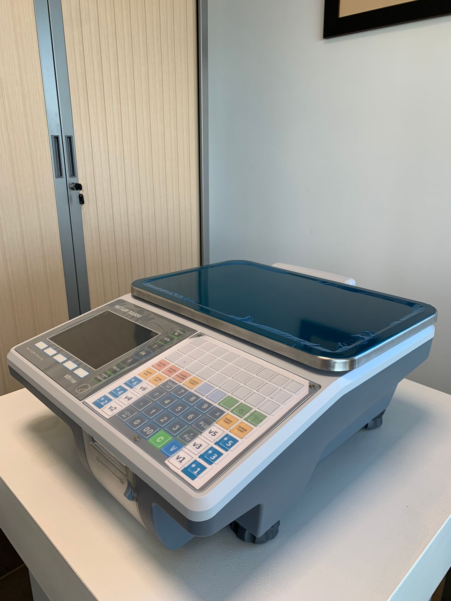 Balance grise pour les commerces