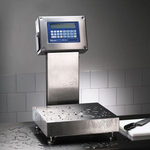 Balance industrielle sur un fond de carrelage