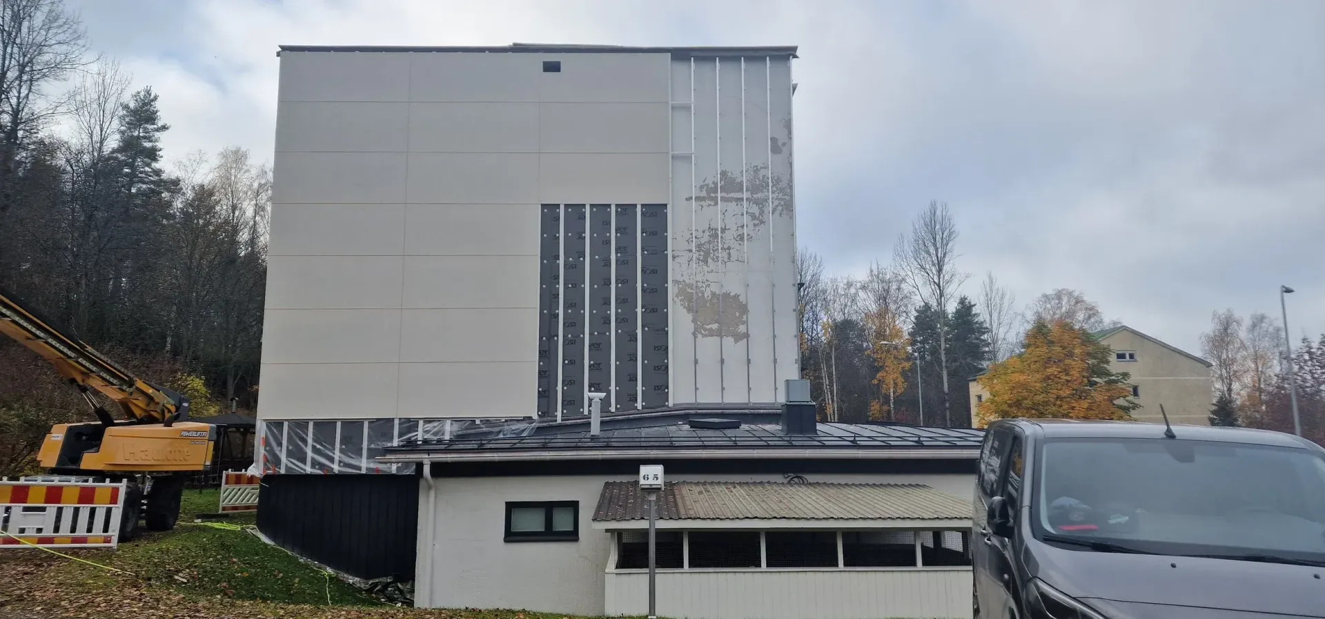 Ammattitaidolla toteutettu peltikattoremontti omakotitaloon Lahti