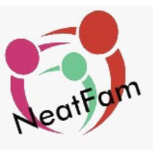 Un logotipo colorido para una empresa llamada neatfam.