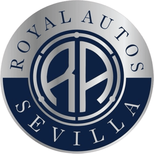 Logotipo de Royal Autos Sevilla: círculo plateado con acentos azul oscuro, iniciales