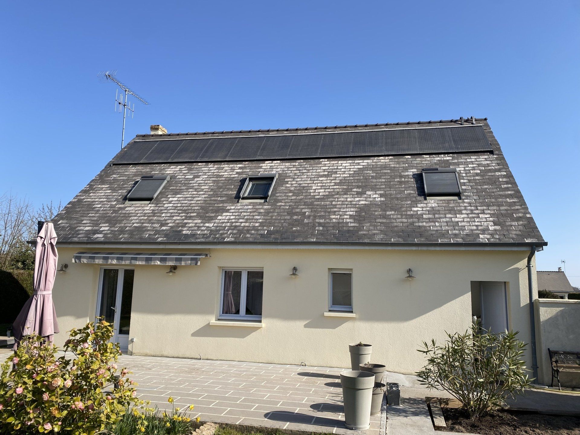 Avant entretien de toiture ardoise