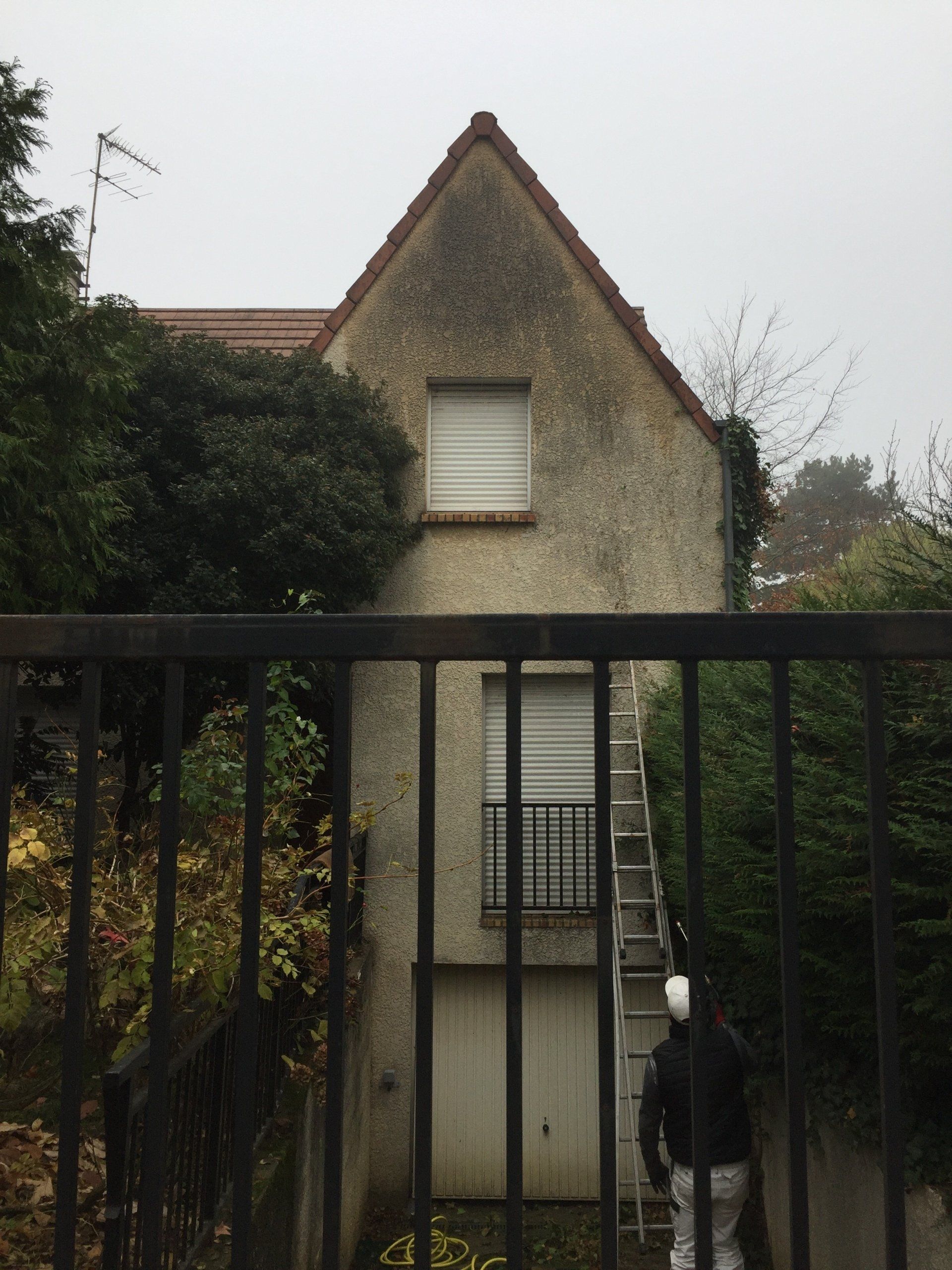 Avant nettoyage de façade et pignon
