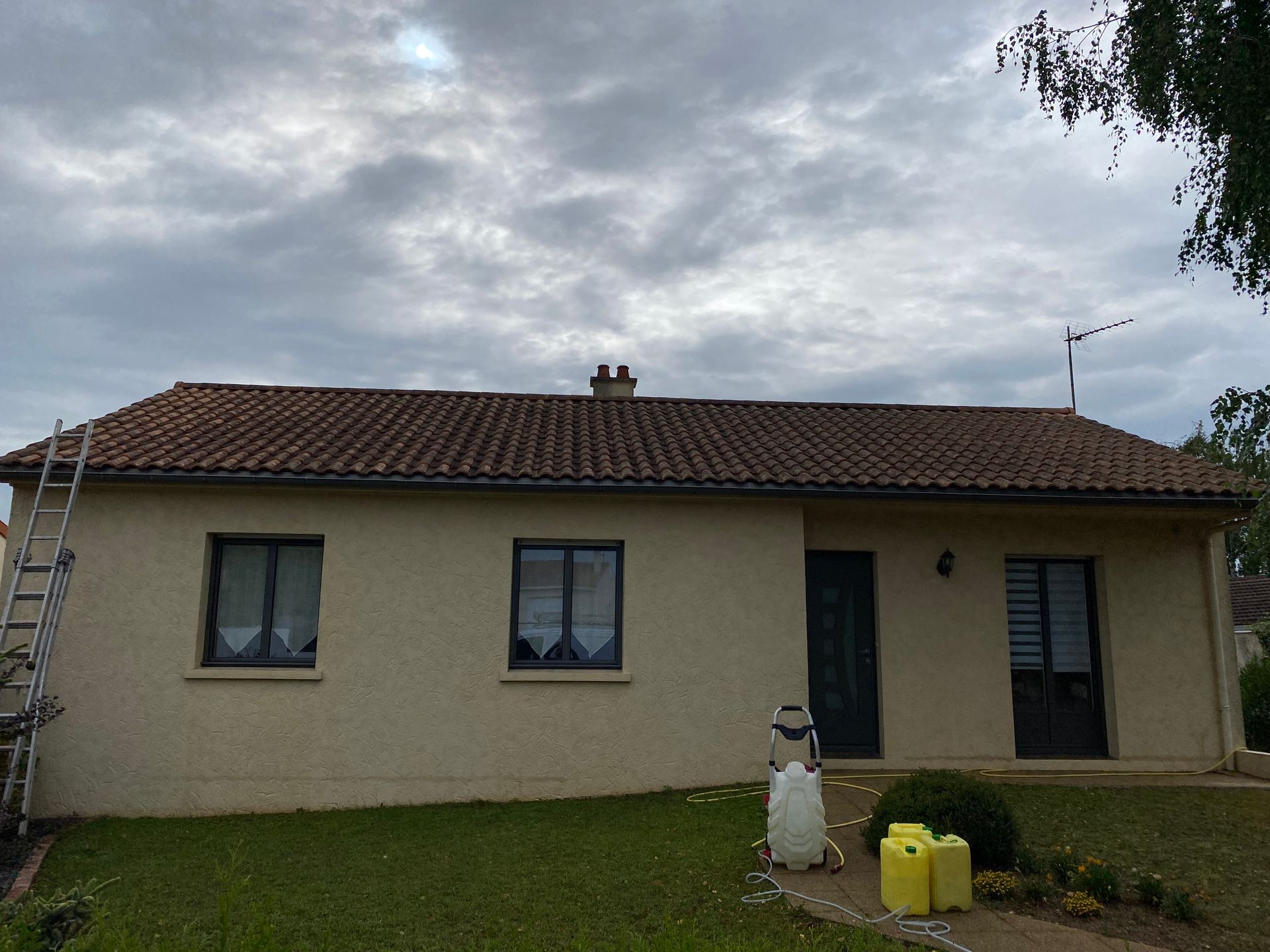 Avant peinture façade maison