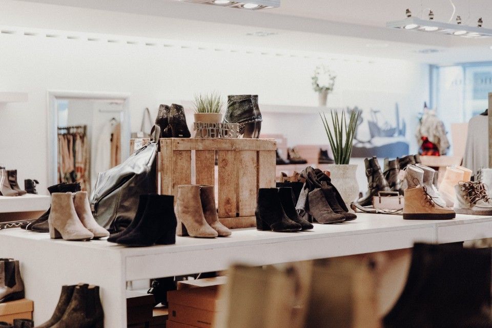 Auswahl an modischen Schuhen
