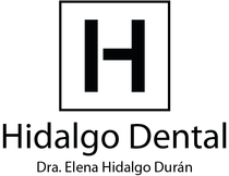 Un logotipo en blanco y negro para un consultorio dental.