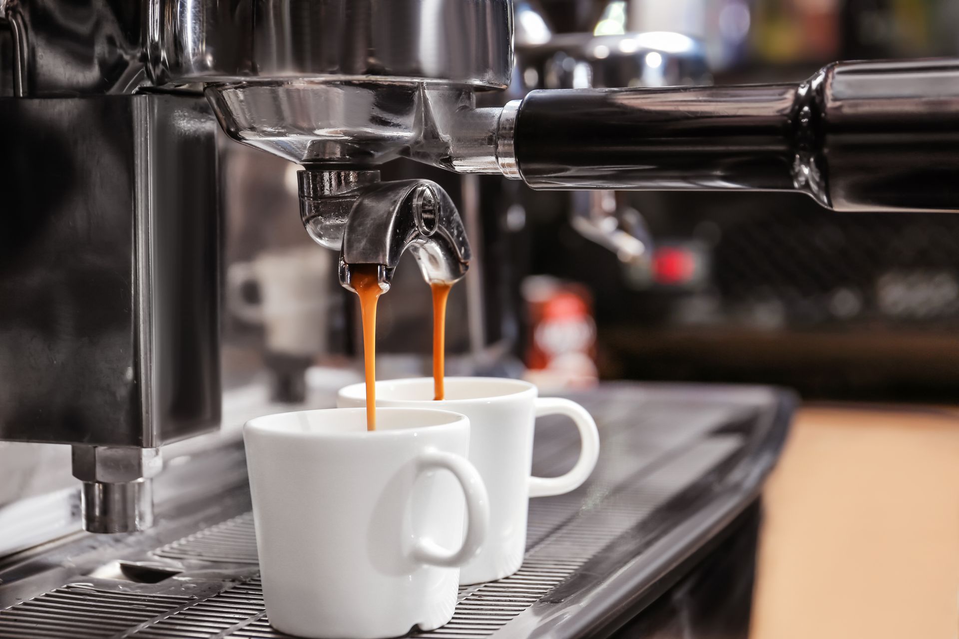 Une machine à café en inox.