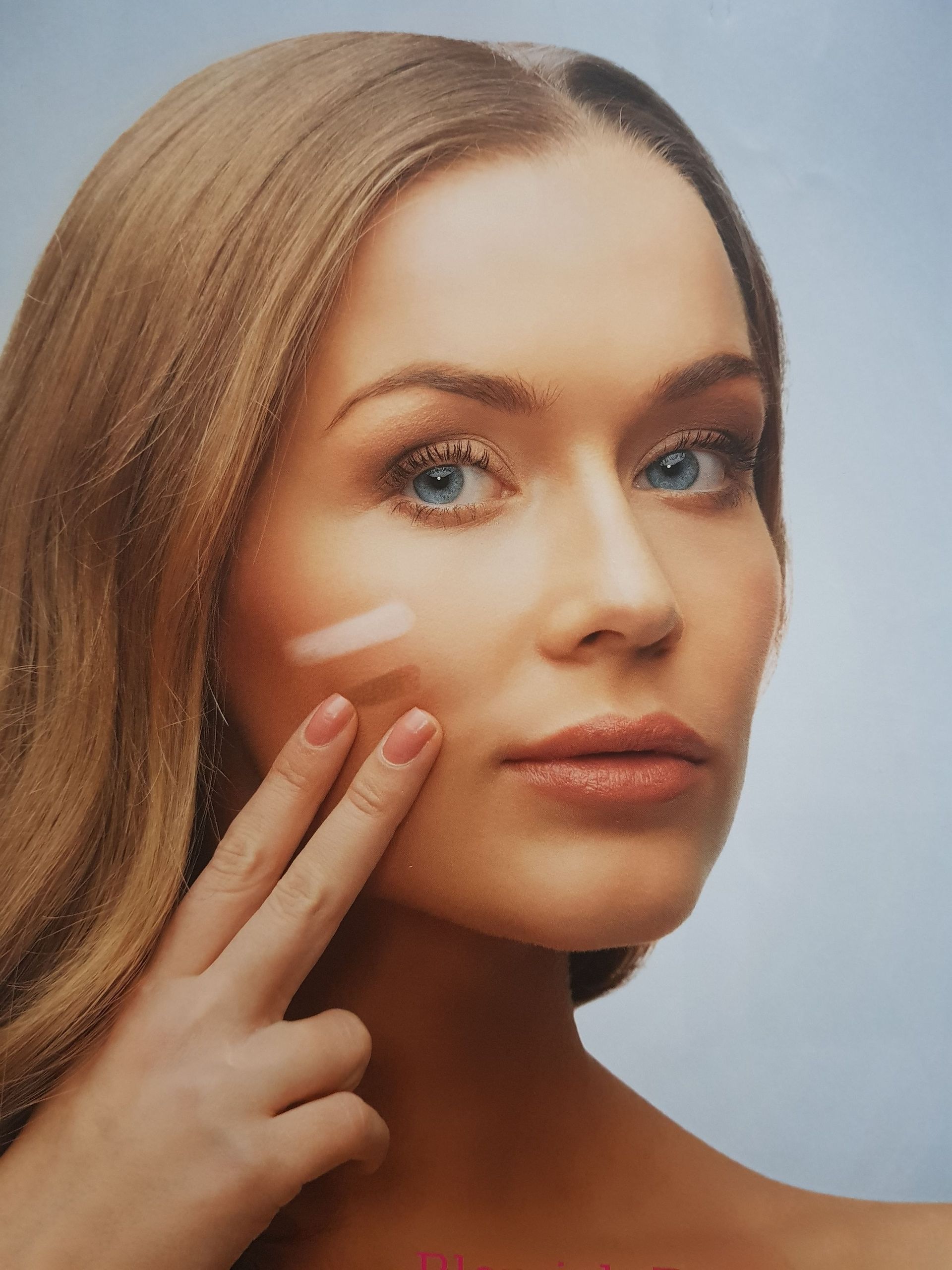 Porträt einer geschminkten Frau