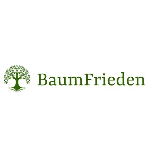 Grünes Logo: stilisierter Baum mit dem Text „BaumFrieden“ in dunkelgrüner Farbe.