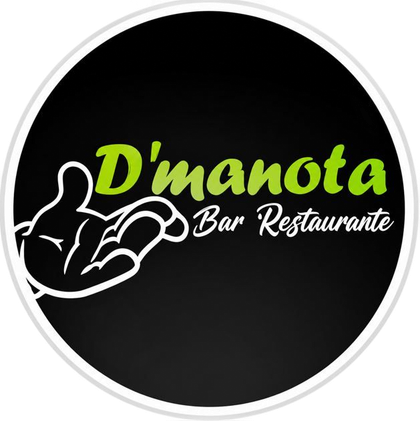 Logo circular negro de D&rsquo;manota Bar Restaurante con texto verde y blanco y mano estilizada blanca