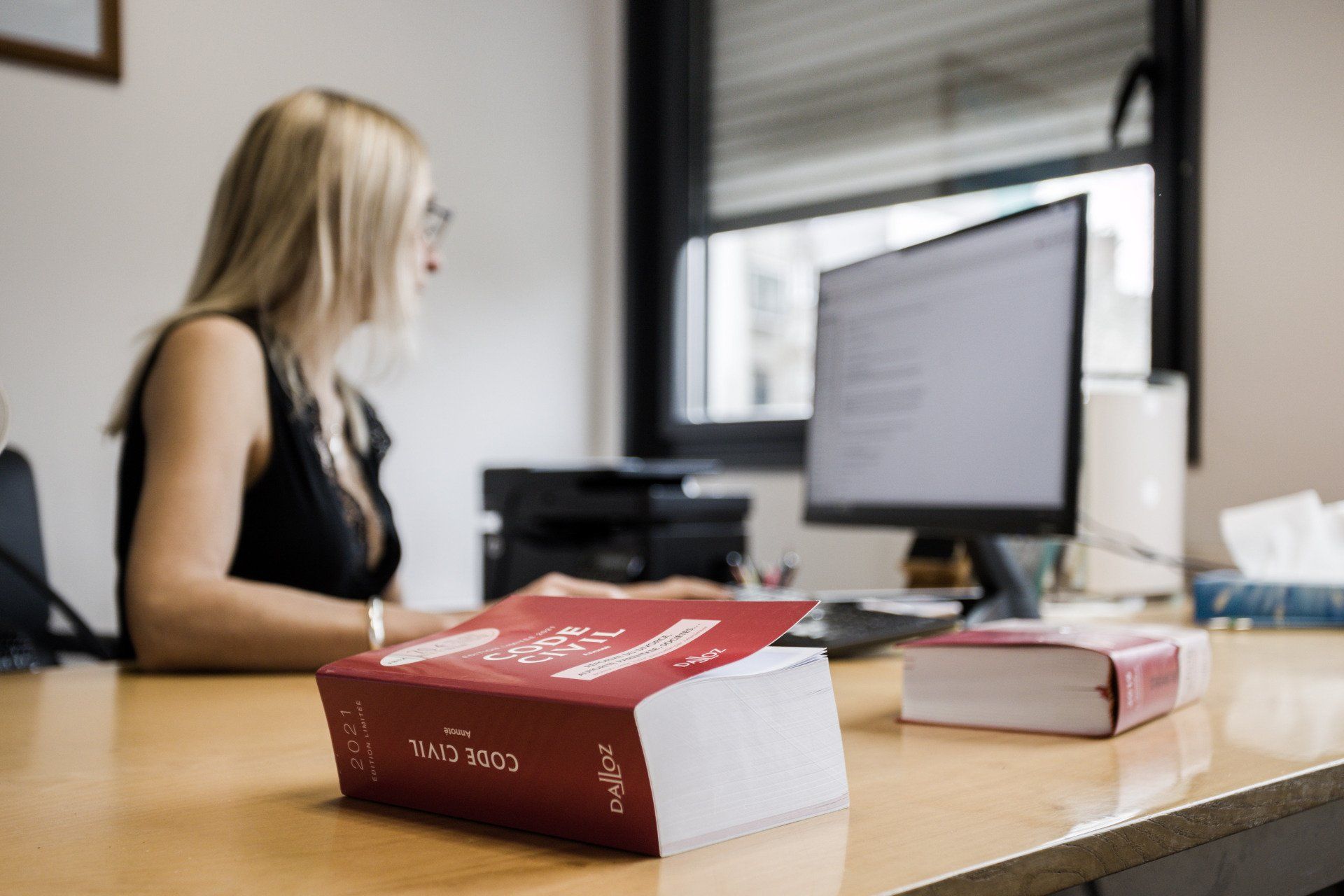 Petite fille mangeant des céréales