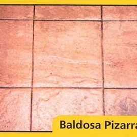 Un primer plano de un suelo de baldosas con las palabras baldosa pizarra en la esquina.