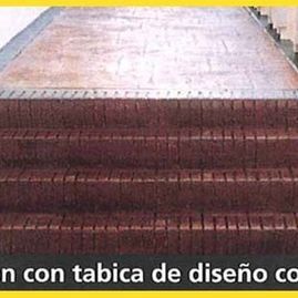 Una imagen de un conjunto de escaleras hechas de ladrillos.