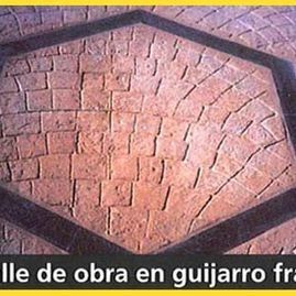 Una imagen de un piso de ladrillo con las palabras ille de obra en guijarro fra