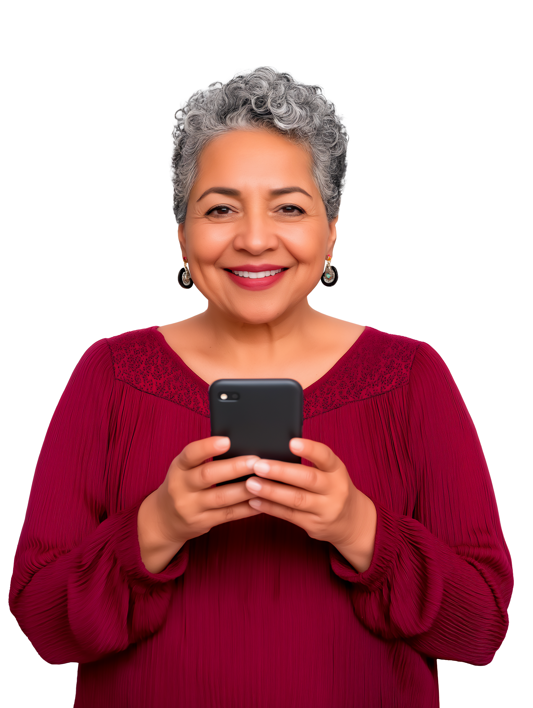 Femme tenant un smartphone, souriante, vêtue d'un pull rouge et de boucles d'oreilles.