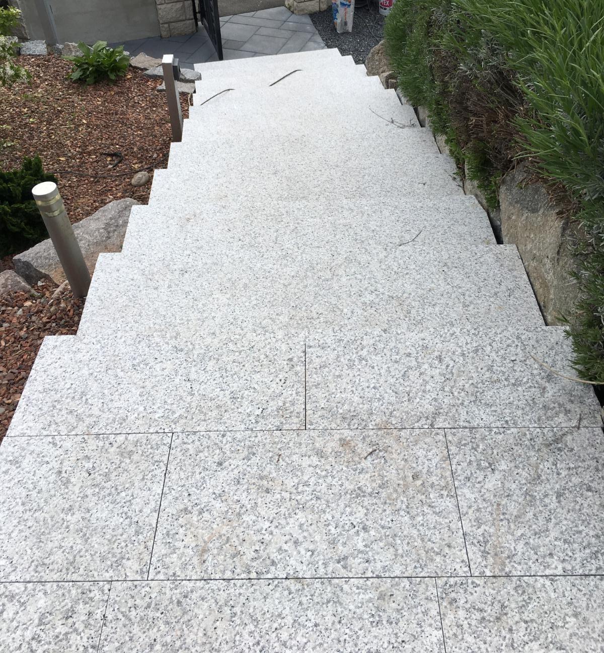 Pose de revêtement extérieur