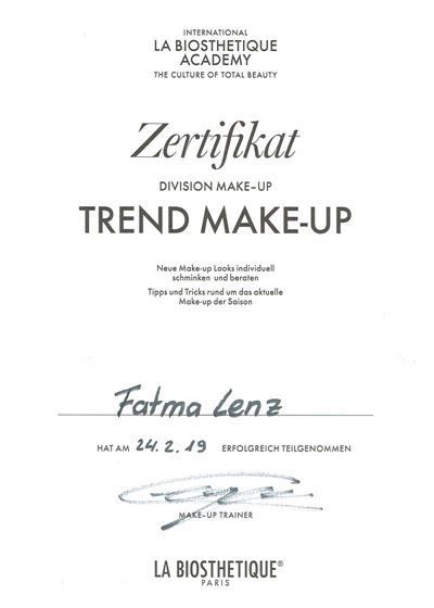 Ein Zertifikat mit der Aufschrift „Zertifikat Trend Make-up“