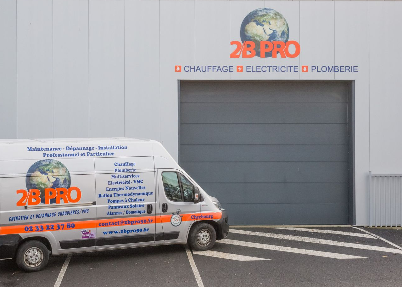 Fourgonnette 2BPRO devant la devanture de l'entreprise 2BPRO.