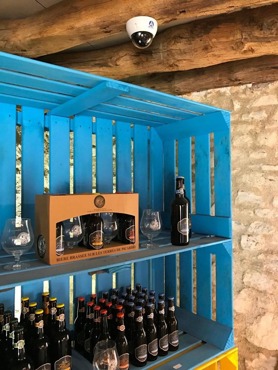 Caméra de surveillance dans cave