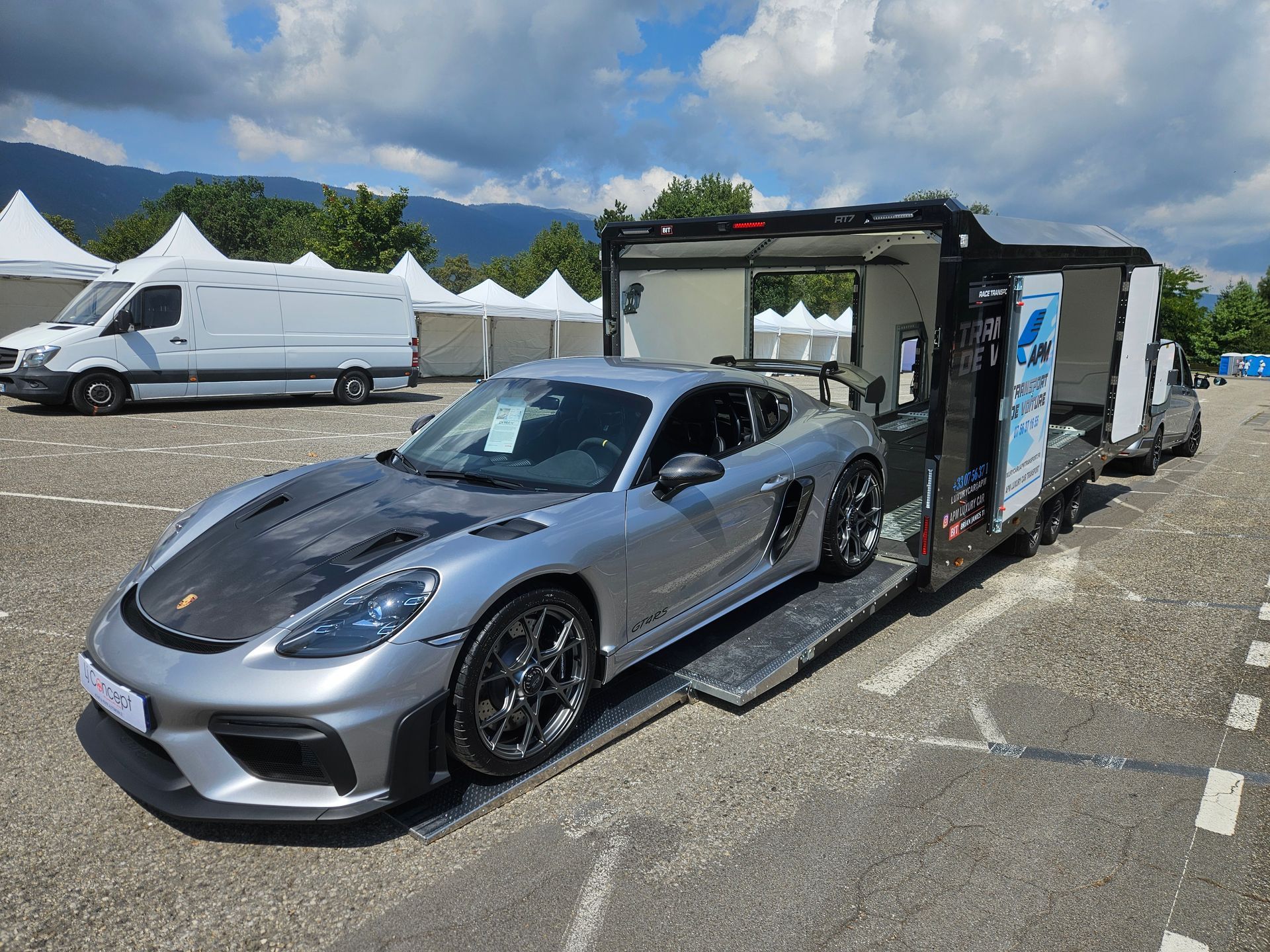 Voiture de sport pour un évènement.