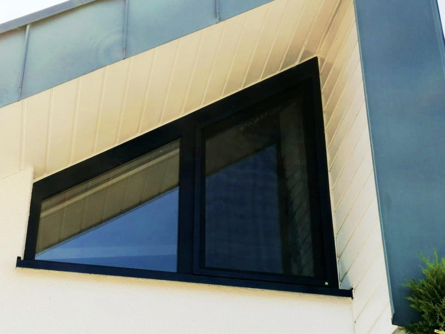 Insektenschutz Coenen GmbH Maßangefertigte Insektenschutzgitter für Fenster