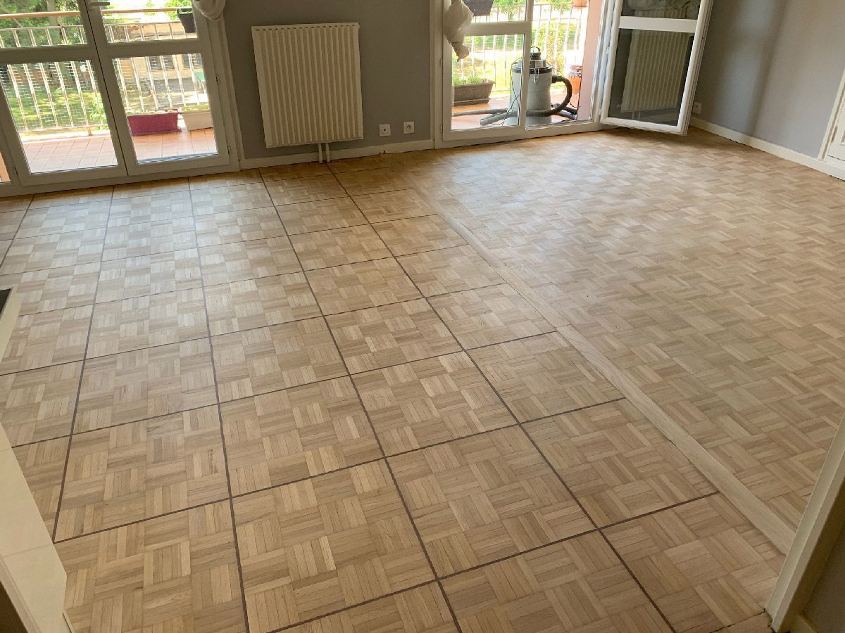 Parquet en damier avec liseré