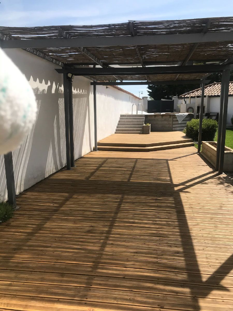 Terrasse extérieure en bois