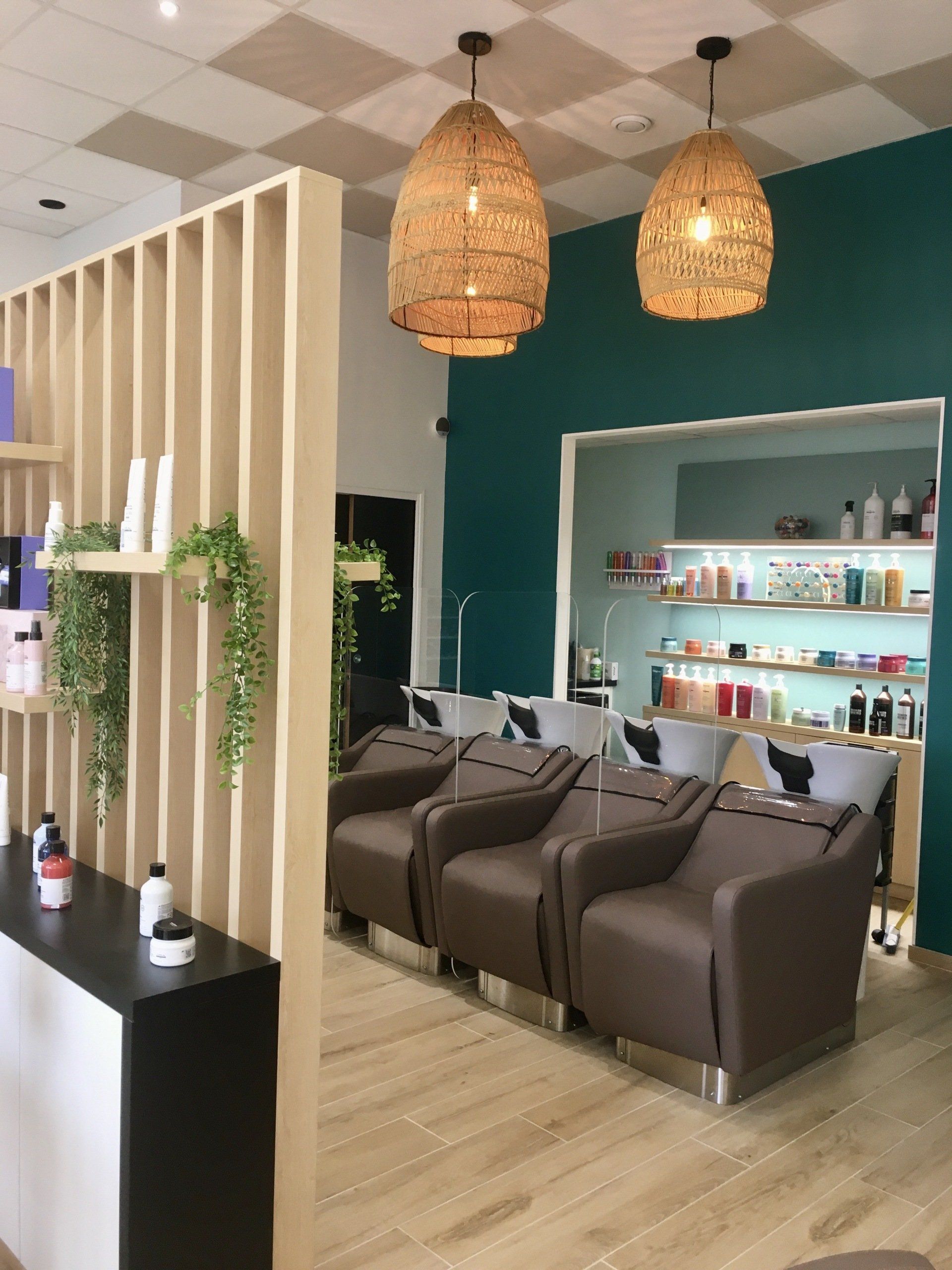 Coiffure pour hommes, femmes et enfants