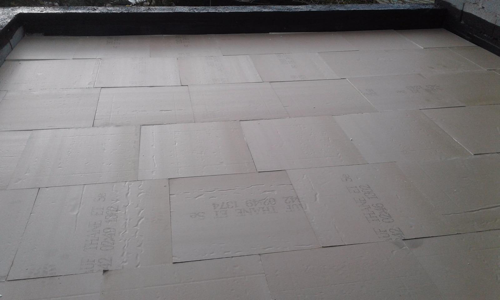 Pose de membrane PVC ou goudron bitumeux