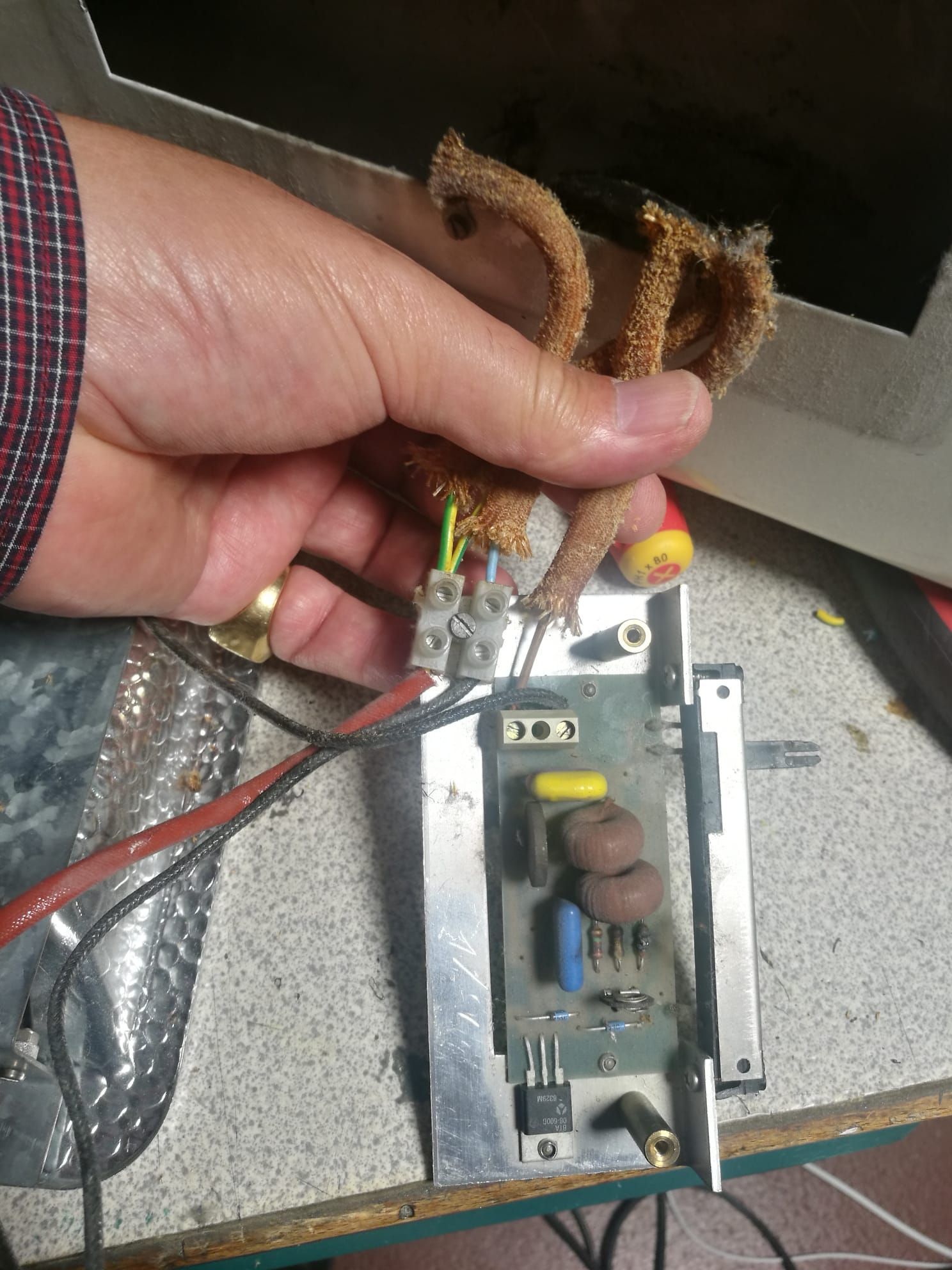 Austausch von kaputten Kabeln