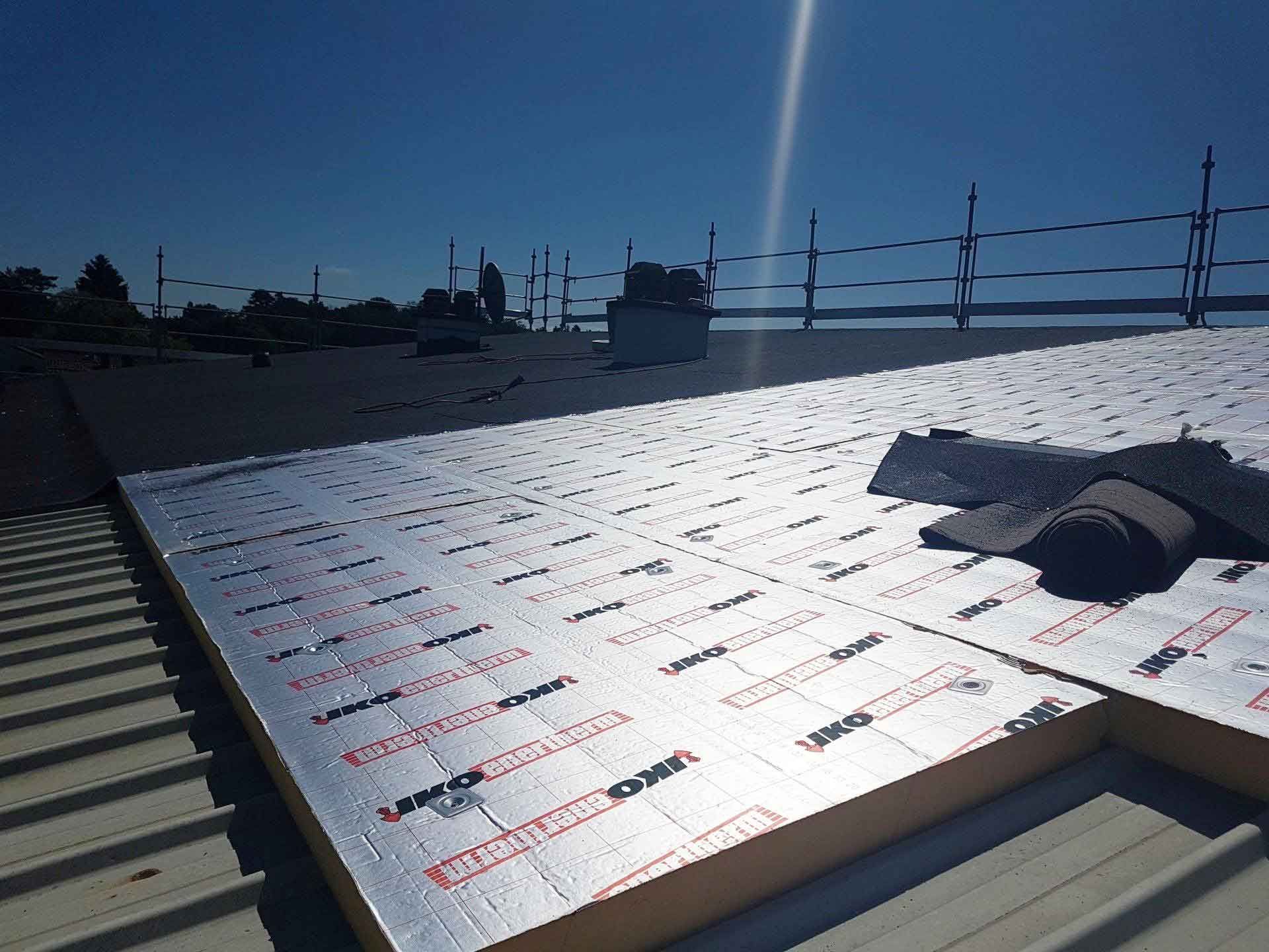 Sarking sur toiture métallique