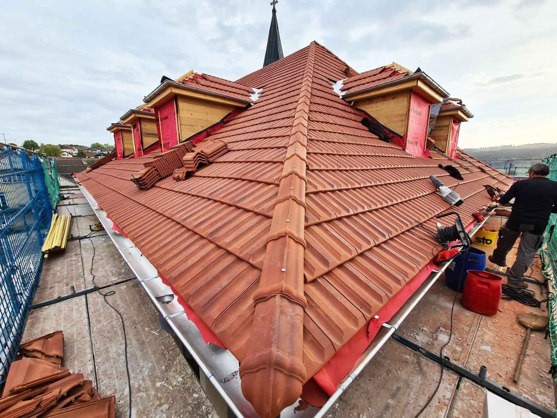 Toiture rénovée en tuile de céramique