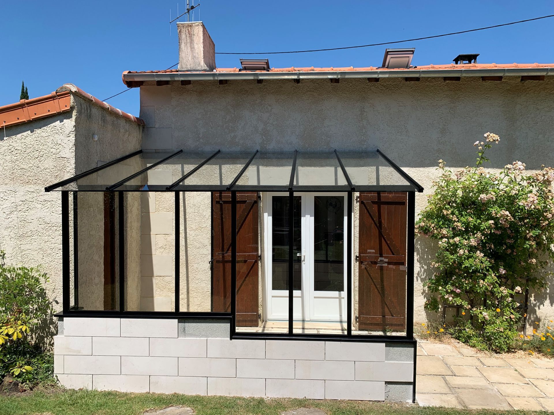 Verrière extérieure avec armature noire