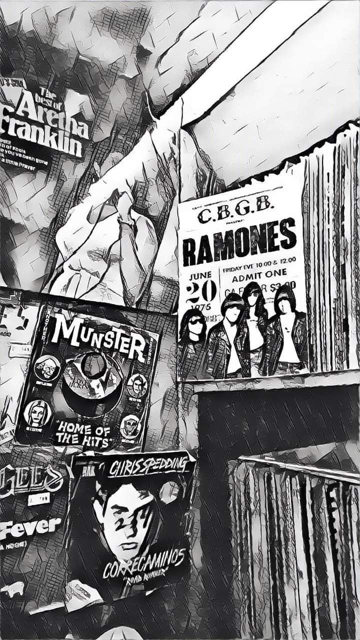 Discos y carteles, incluido un cartel del concierto de los Ramones en CBGB.