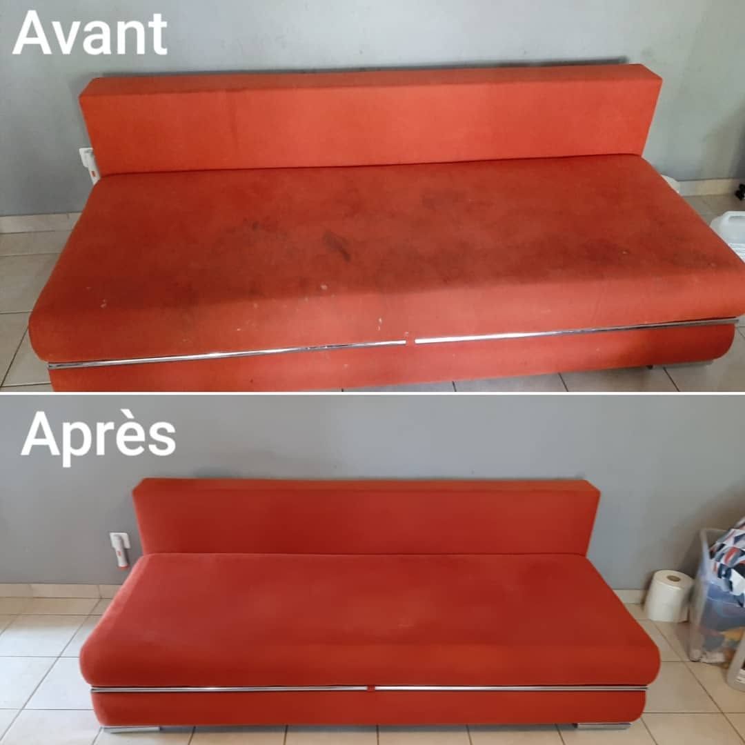 Photo avant/après d'une banquette rouge rembourrée avec dossier, montrant une finition plus propre après restauration.