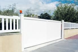 R & B Stores Sàrl - portail coulissant blanc