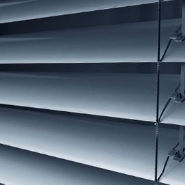 R & B Stores Sàrl - Store à lamelles gris