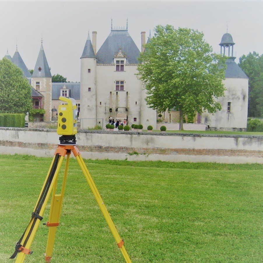 Cabinet de géomètre près d'Orléans