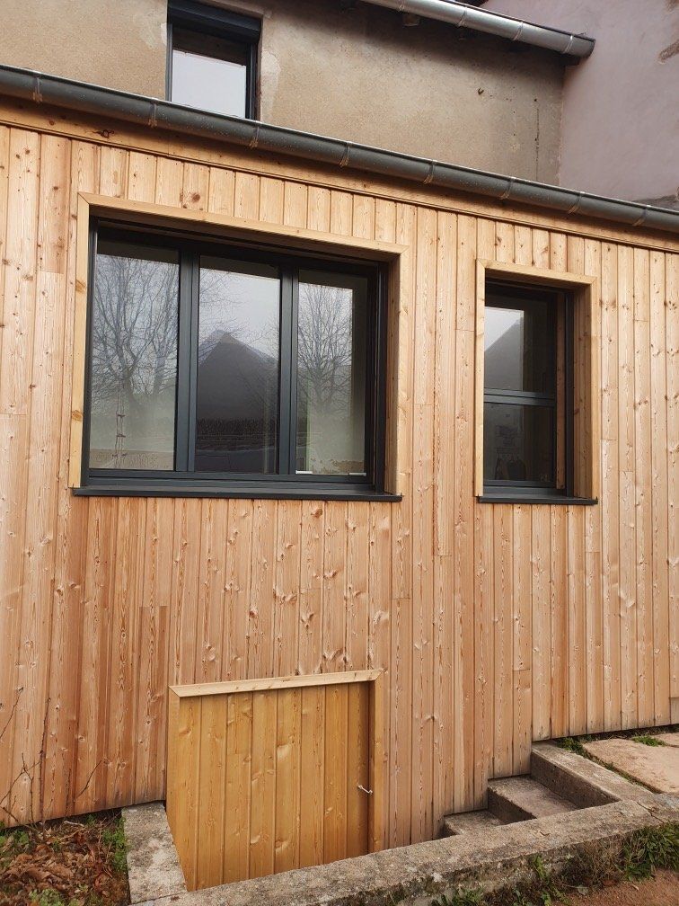 Photo de la pose de fenêtre en aluminium