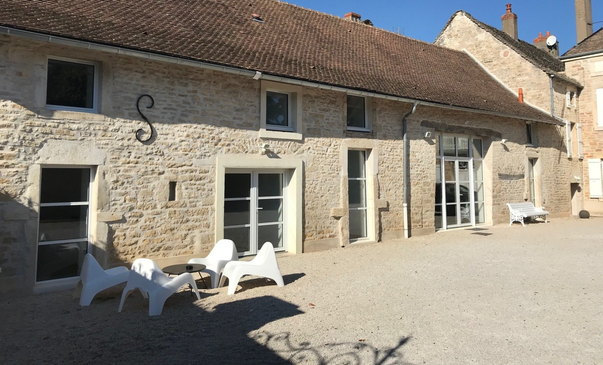Photo d'une changement de fenêtre dans une maison ancienne