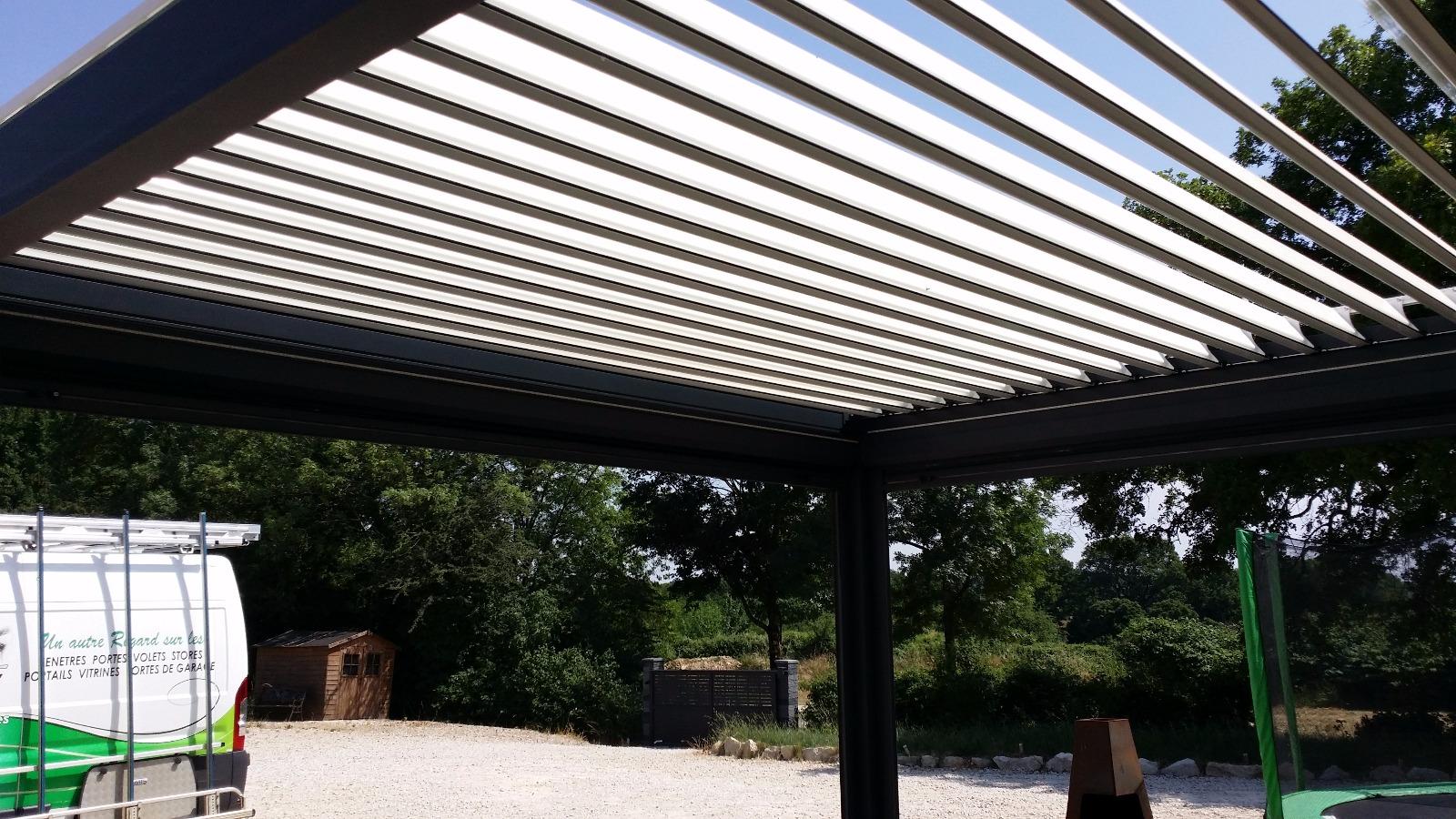 Installation d'une pergola bioclimatique