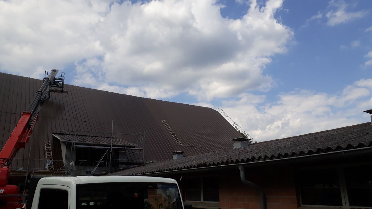 Dach aus Sandwichblech von Galliker Bedachungen GmbH