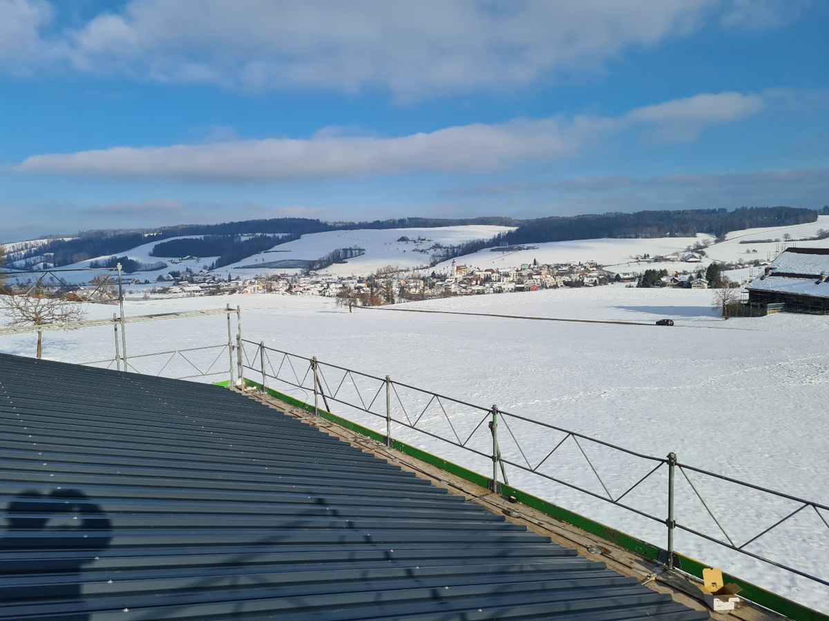 Dach aus Sandwichblech von Galliker Bedachungen GmbH