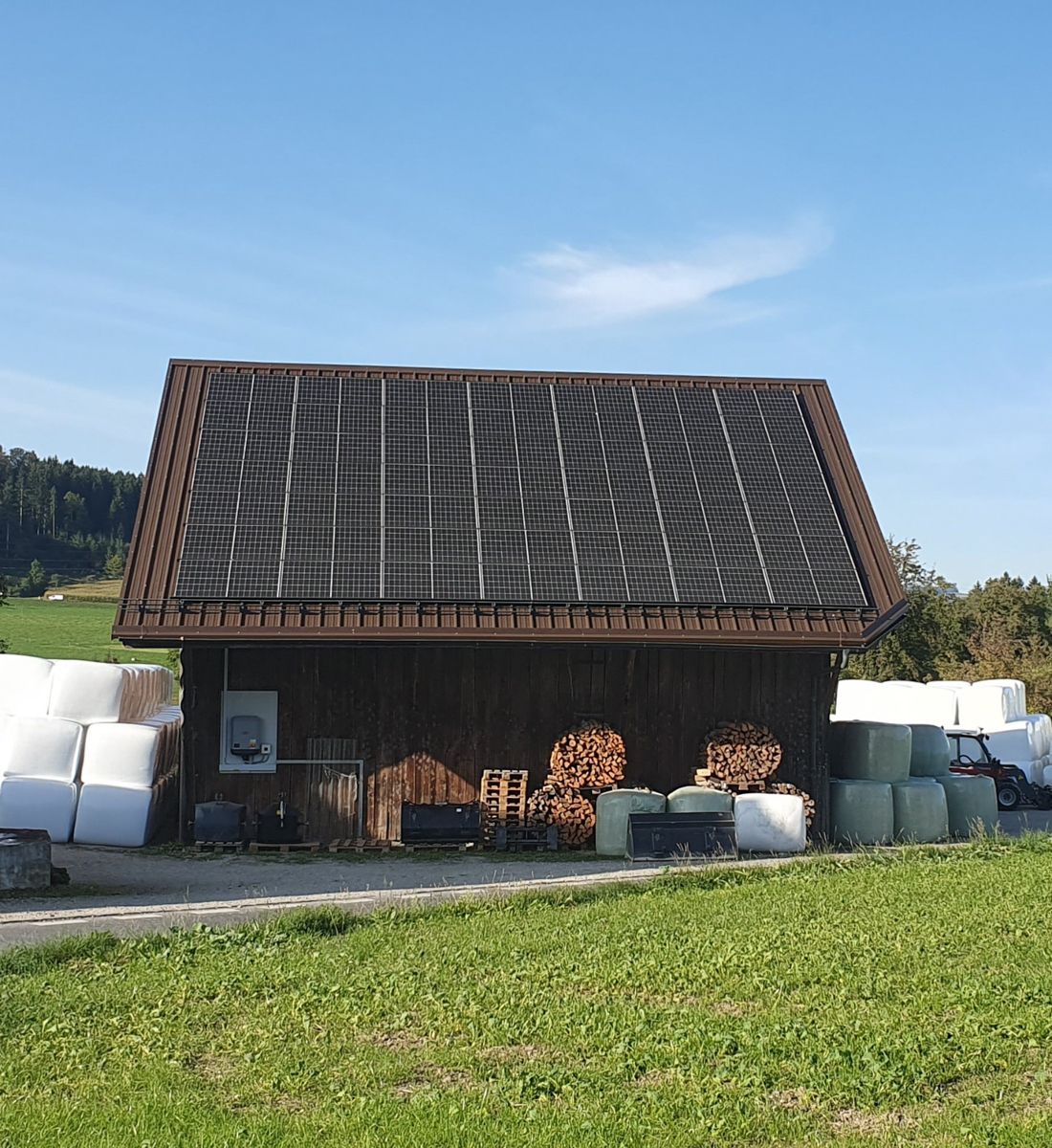 Dach aus Sandwichblech von Galliker Bedachungen GmbH